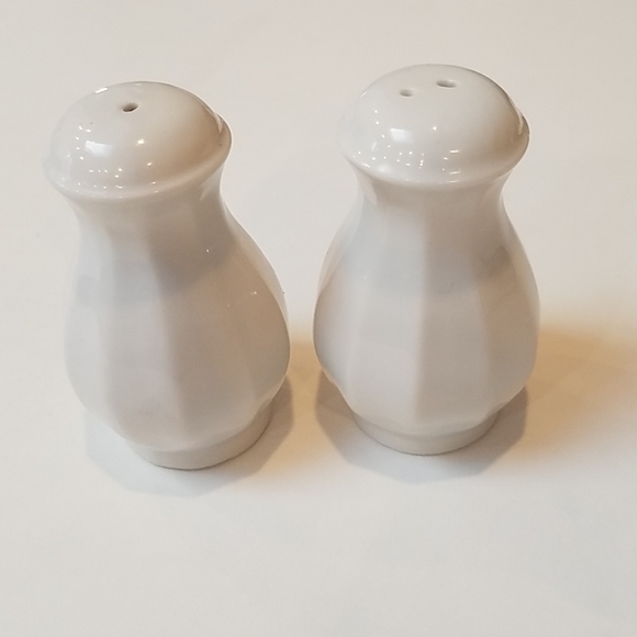 Salt & Pepper Shakers 3 inch high - Picture 2 of 2